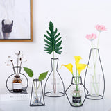 Minimalist Outline Flower Vase